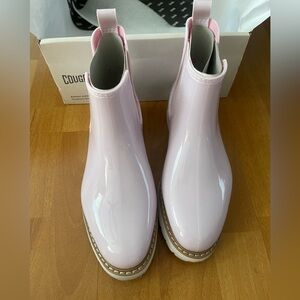 Cougar rain booties size 6